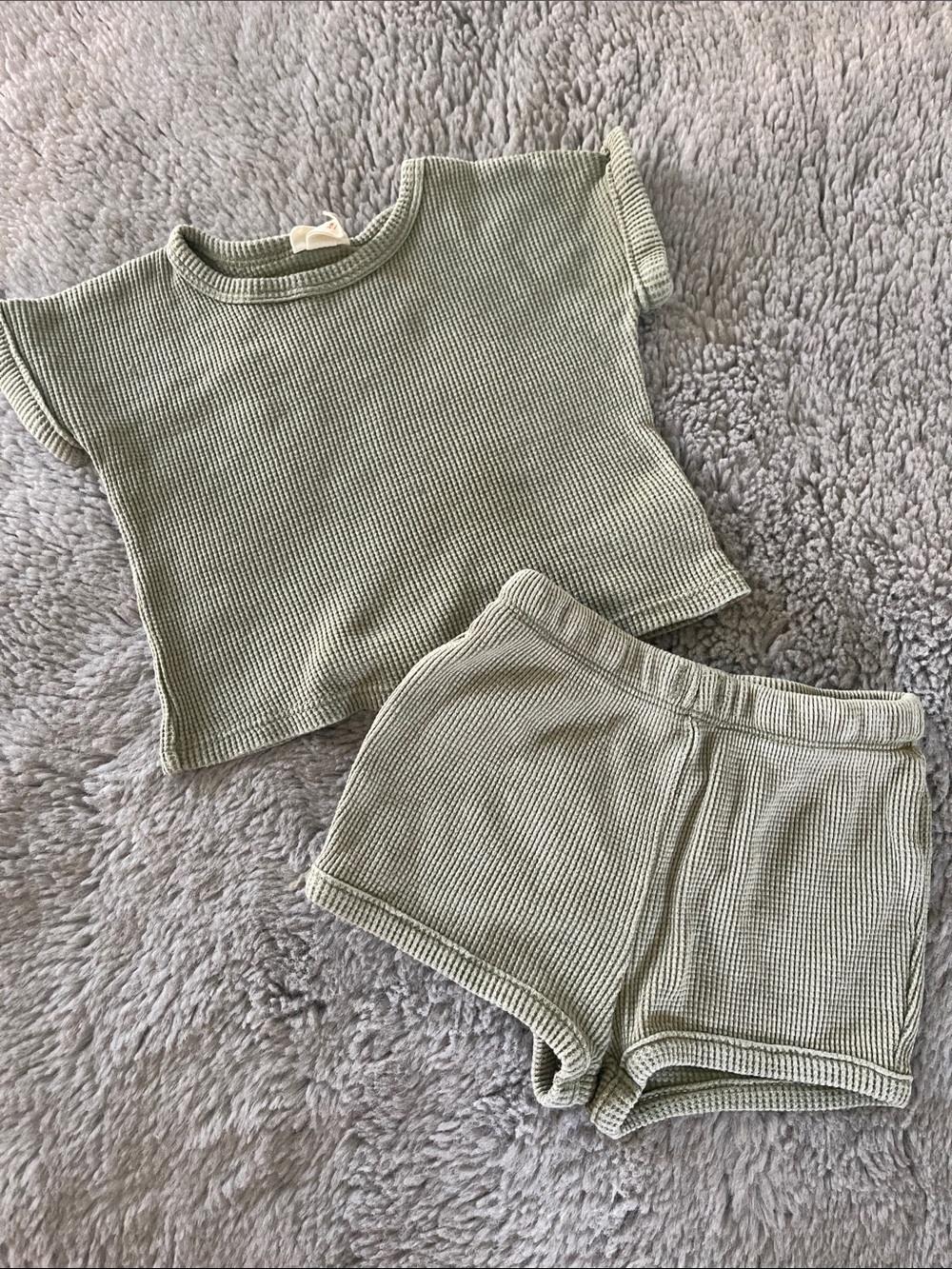 🌈 Cat & Jack Kids Ribbed Two-Piece Shorts Set in Sage Green Sz 3/6M